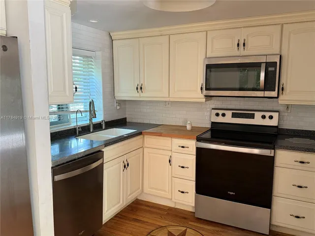 $1,700,000 | 1722 Jefferson Avenue, Miami Beach, FL 33139