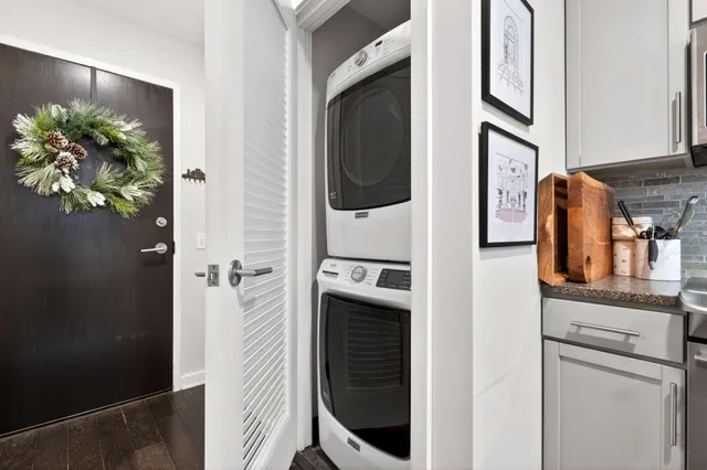 a picture of city view