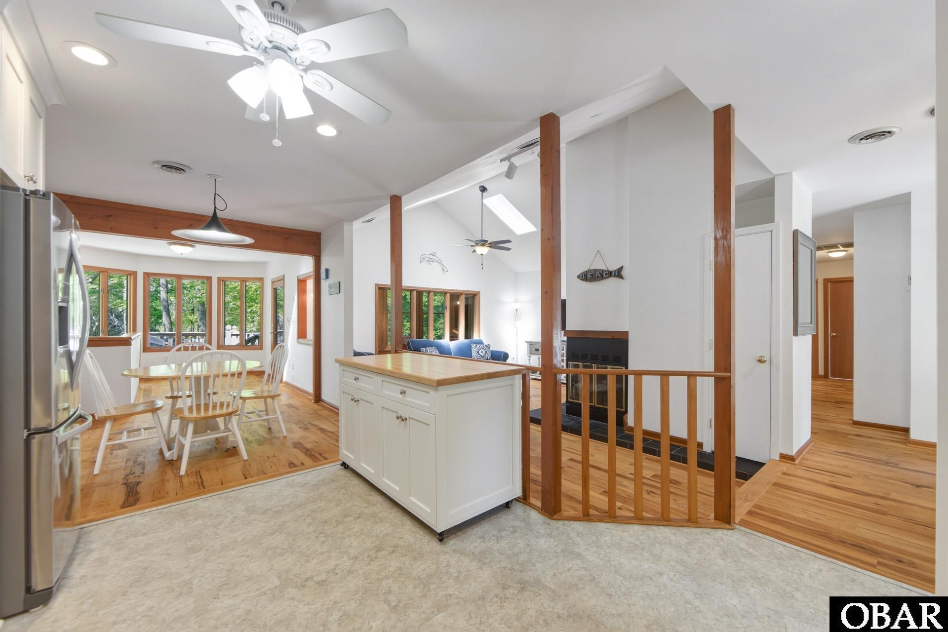175 Beech Tree Trail, Unit 5 Southern Shores, NC 27949 - Photo 18 of 50 Eat-In Kitchen