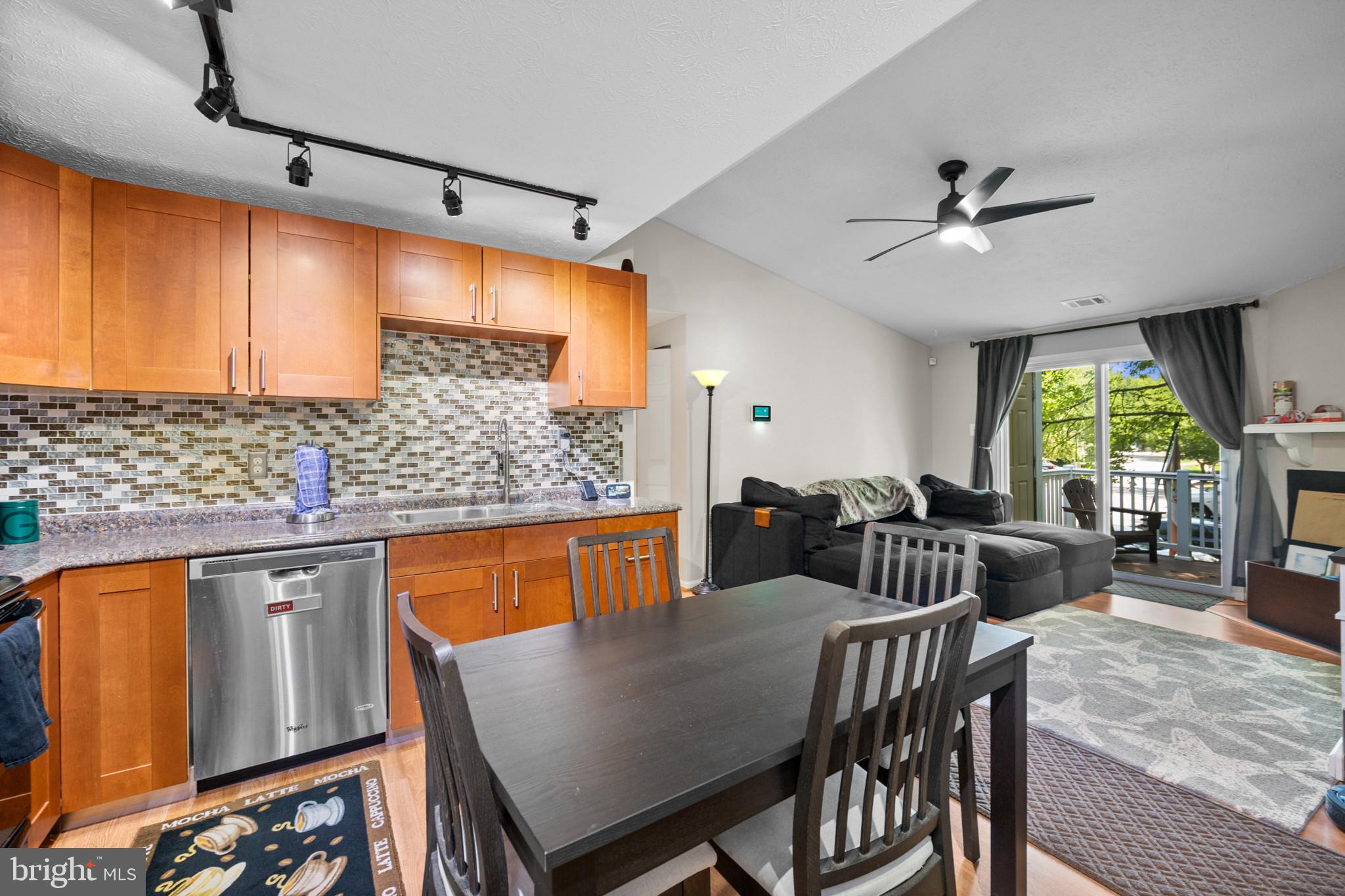 5974 Watch Chain Way, Unit 1005 Columbia, MD 21044 - Photo 7 of 17 Dining room and kitchen
