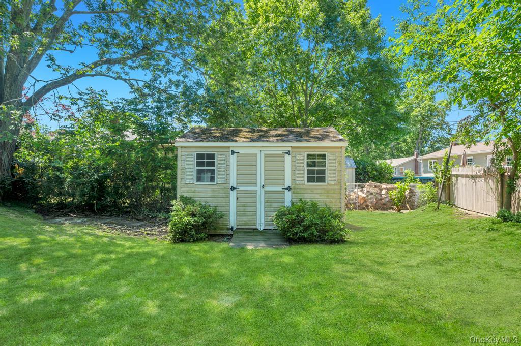 34 Windus Road Shirley, NY 11967 - Photo 27 of 32