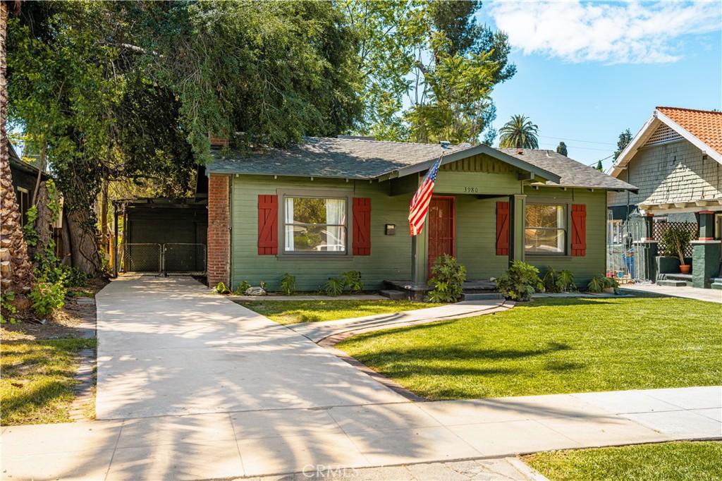 3980 Linwood Place Riverside, CA 92506 - Photo 2 of 41 Craftman Style SFR with 1 car detached garage