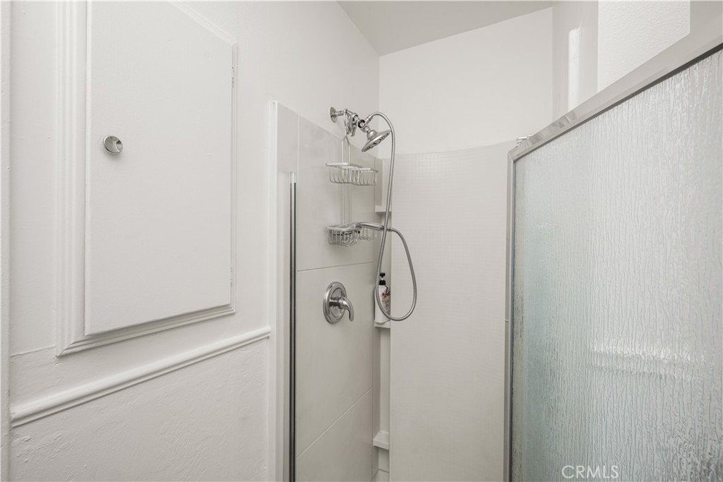 3980 Linwood Place Riverside, CA 92506 - Photo 25 of 41 Shower section in bathroom # 2