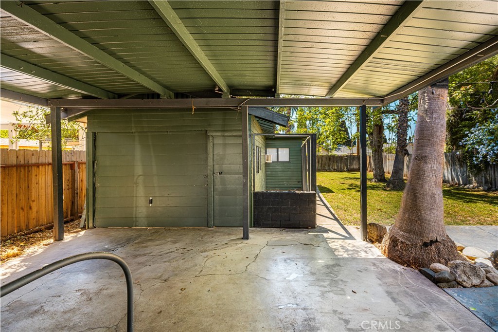 3980 Linwood Place Riverside, CA 92506 - Photo 37 of 41 covered patio