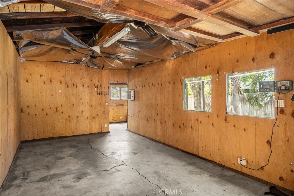 3980 Linwood Place Riverside, CA 92506 - Photo 38 of 41 1 car garage