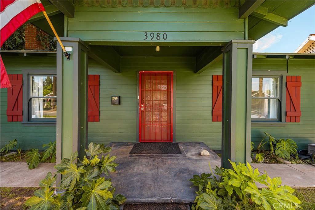 3980 Linwood Place Riverside, CA 92506 - Photo 39 of 41 Front Porch