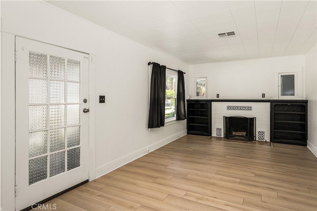 3980 Linwood Place Riverside, CA 92506 - Photo 6 of 41 Living room