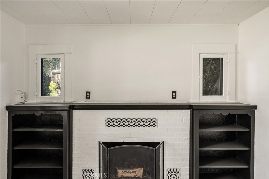 3980 Linwood Place Riverside, CA 92506 - Photo 7 of 41 upclose and detailed view of fireplace area