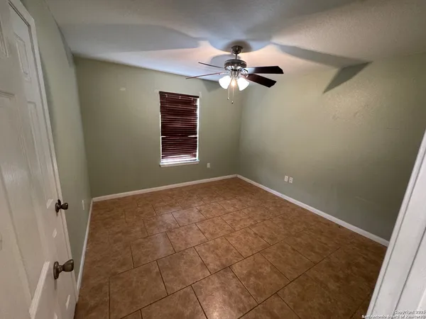 $1,800 | 14618 Quesenberry Road, Unit 1, Von Ormy, TX 78073