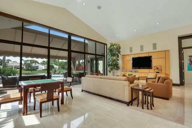 $2,100,000 | 13315 Deauville Drive, Palm Beach Gardens, FL 33410