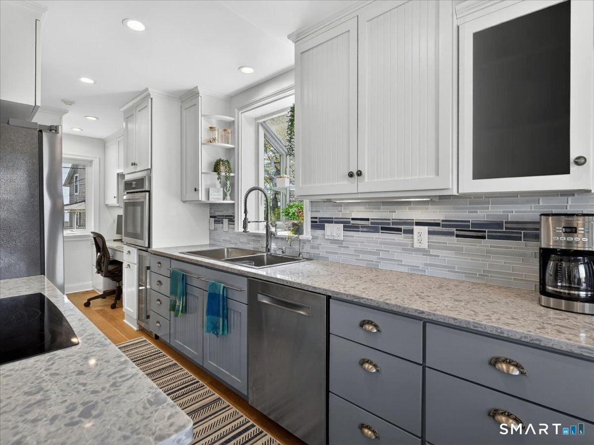 48 Grove Way Clinton, CT 06413 - Photo 9 of 40