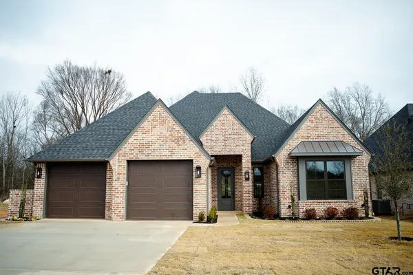 $569,900 | 15069 Sweet Spgs Drive, Tyler, TX 75703