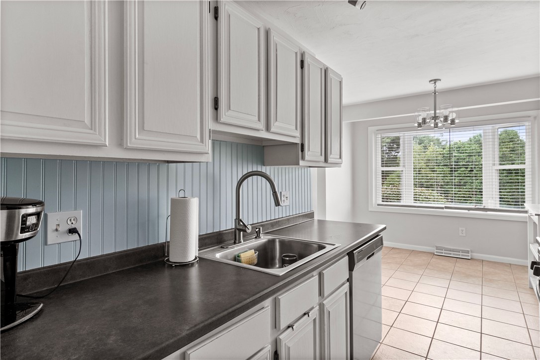 200 Heroux Boulevard, Unit 203 Cumberland, RI 02864 - Photo 13 of 36