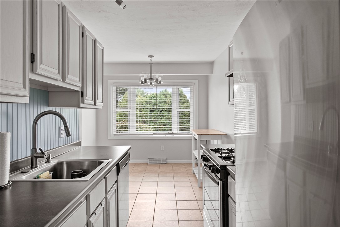 200 Heroux Boulevard, Unit 203 Cumberland, RI 02864 - Photo 14 of 36