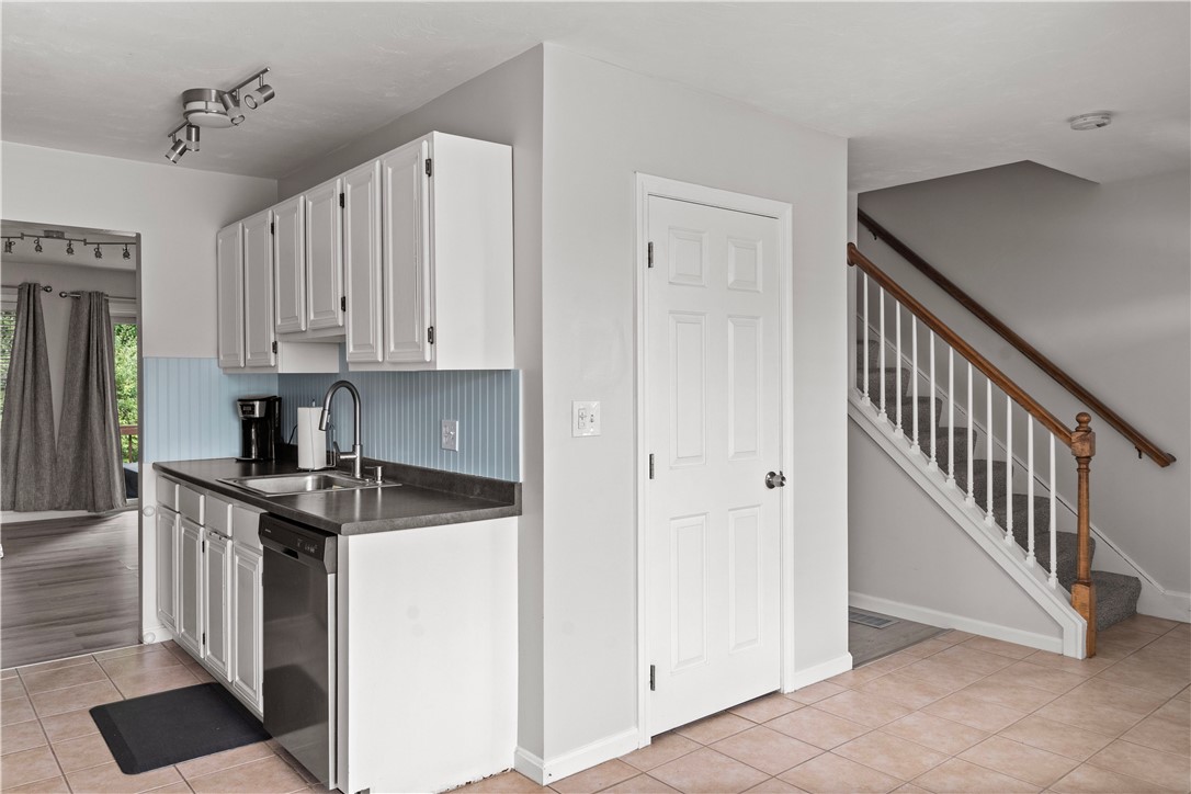 200 Heroux Boulevard, Unit 203 Cumberland, RI 02864 - Photo 10 of 36