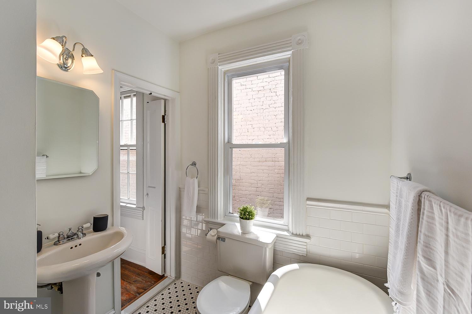 607 F Street Northeast Washington, DC 20002 - Photo 31 of 42 Gallery Image 31