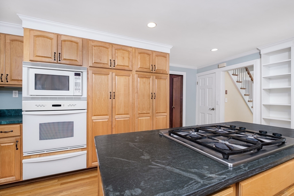 445 Glen Road Weston, MA 02493 - Photo 12 of 21 Gallery Image 12