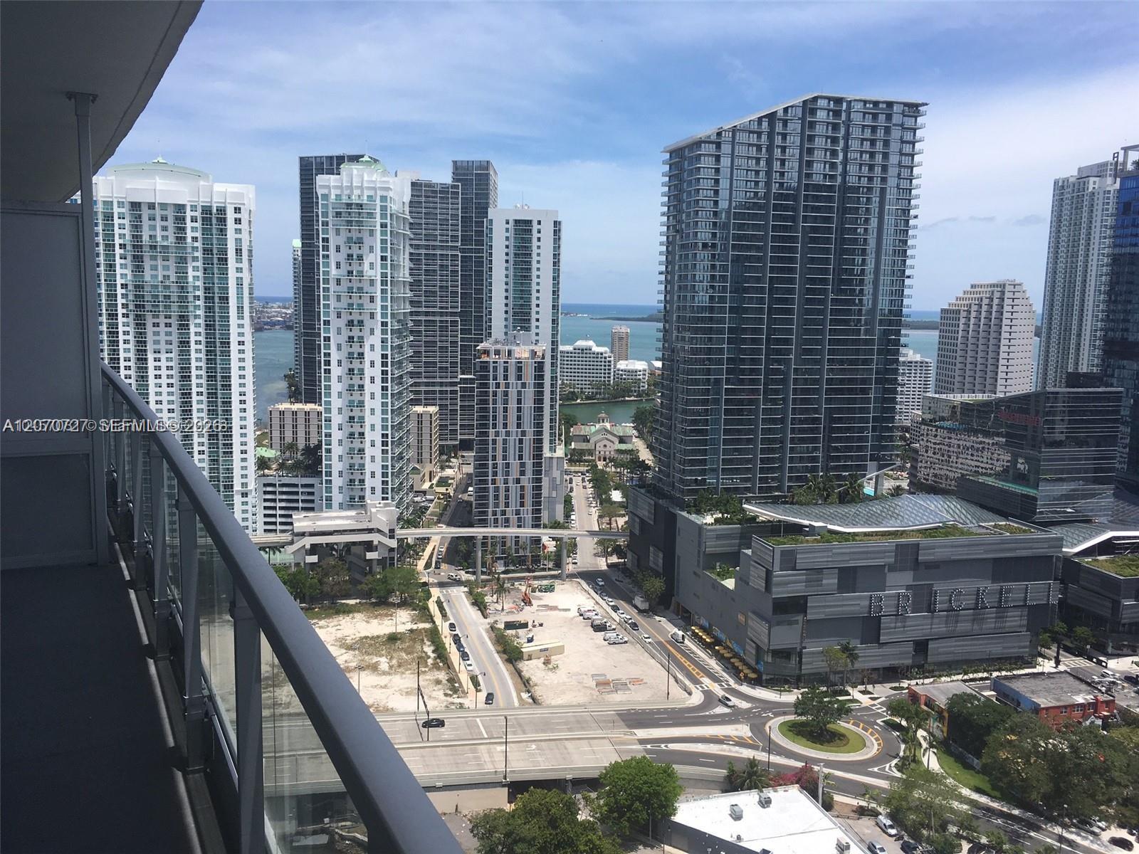 92 Southwest 3rd Street, Unit 3402 Miami, FL 33130 - Photo 2 of 11 Gallery Image 2