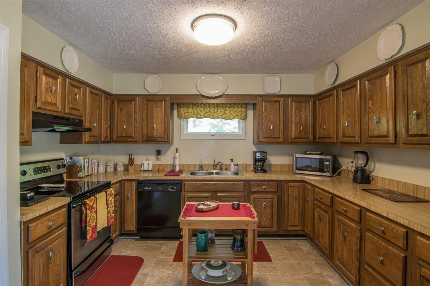 985 Bondville Road Salvisa, KY 40372 - Photo 9 of 28 Kitchen