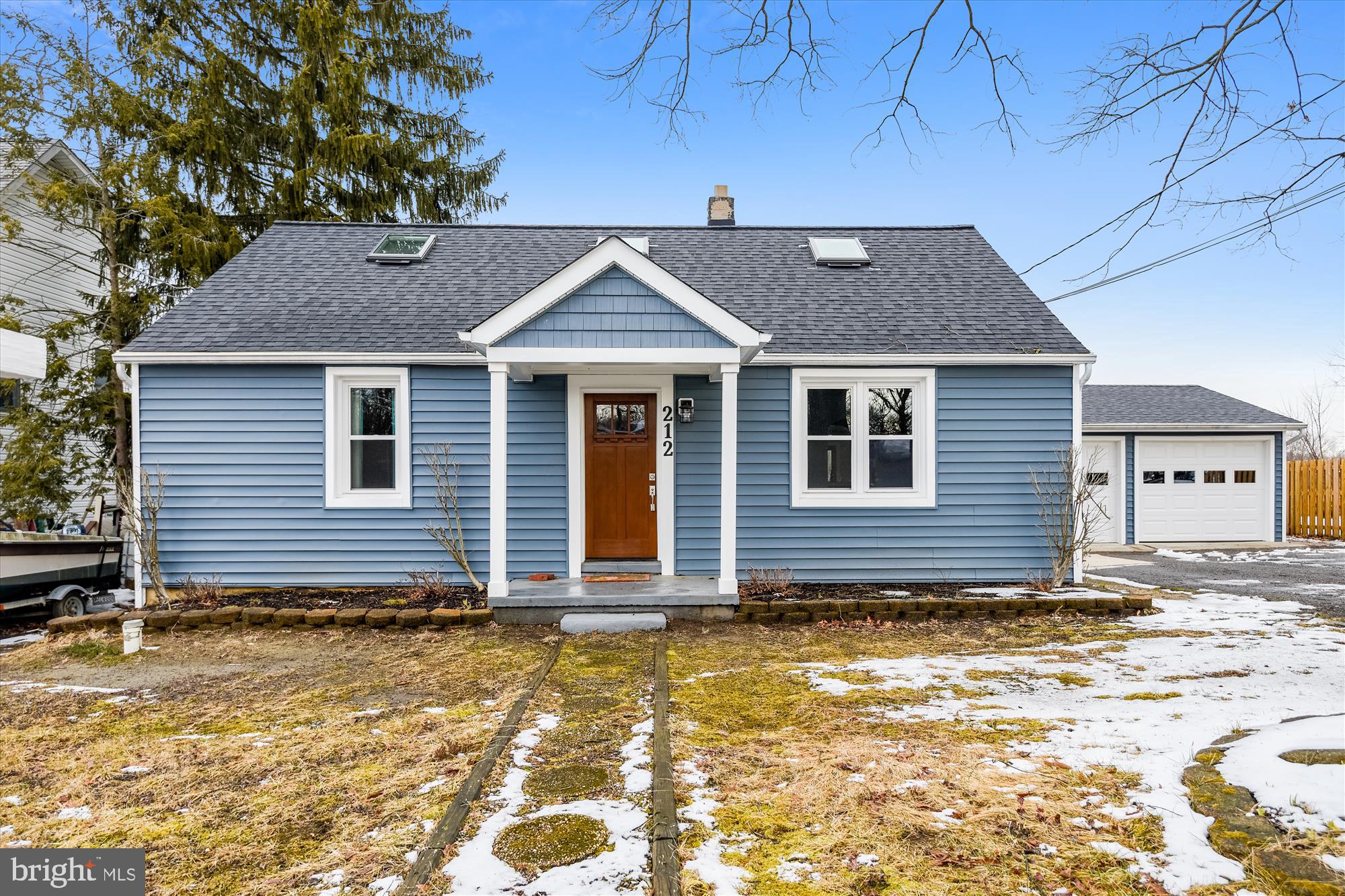 212 Oakwood Road Edgewater, MD 21037 - Photo 1 of 53