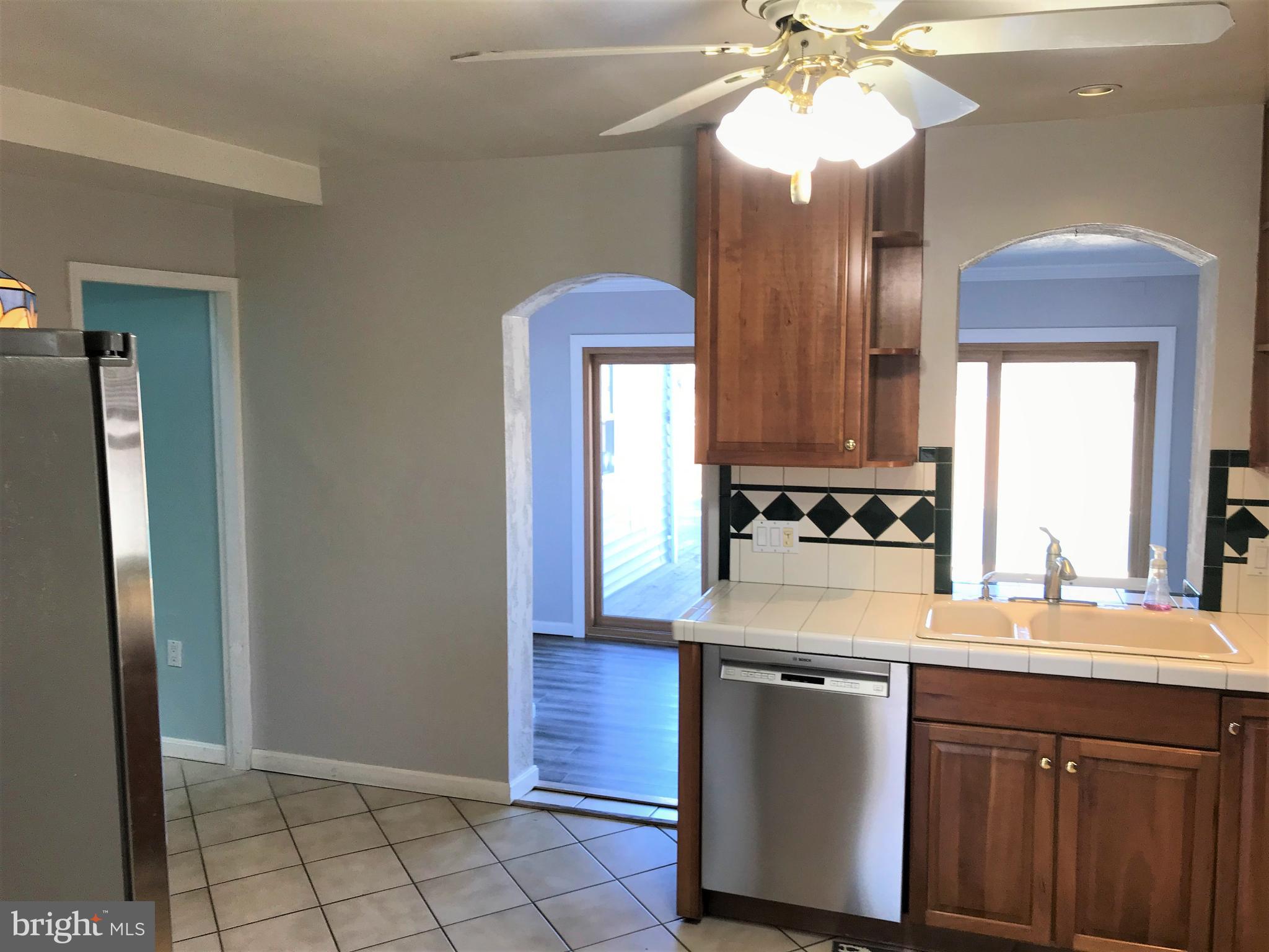 212 Oakwood Road Edgewater, MD 21037 - Photo 11 of 53