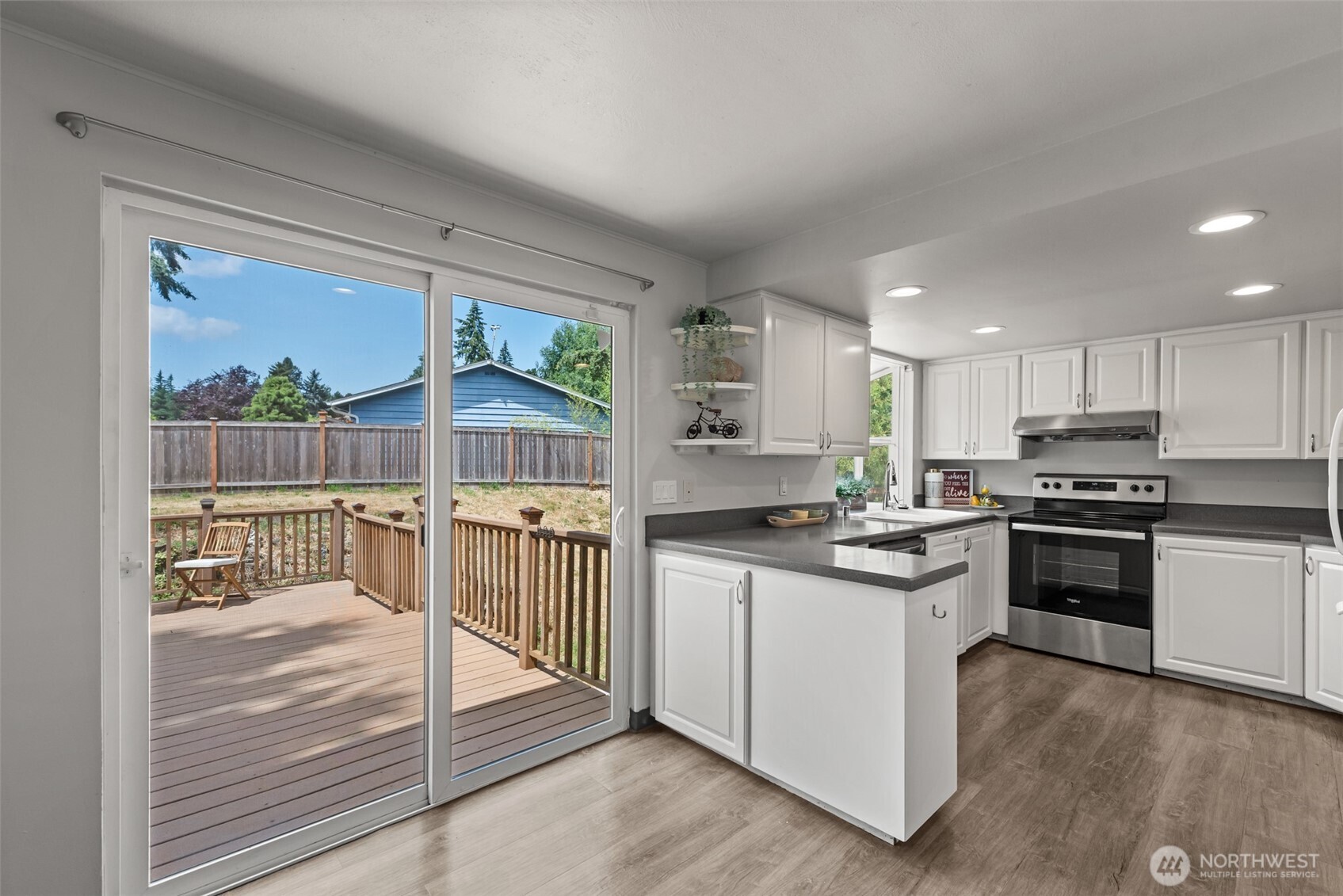 22208 Meridian Avenue South Bothell, WA 98021 - Photo 9 of 25