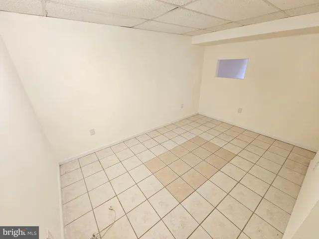 a view of a utility room