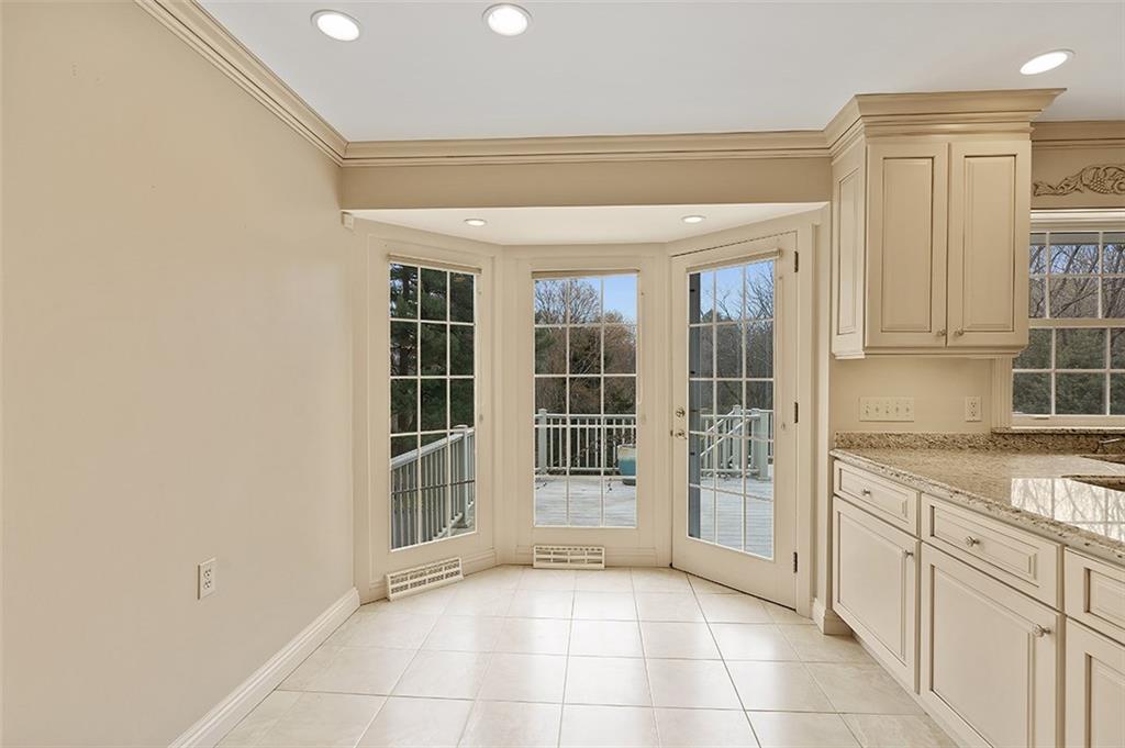 2676 Sunset Lane Allison Park, PA 15101 - Photo 11 of 25 Breakfast Bay includes a door the the deck!