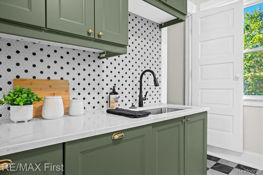 237 Alger Street Detroit, MI 48202 - Photo 14 of 54 Gallery Image 14