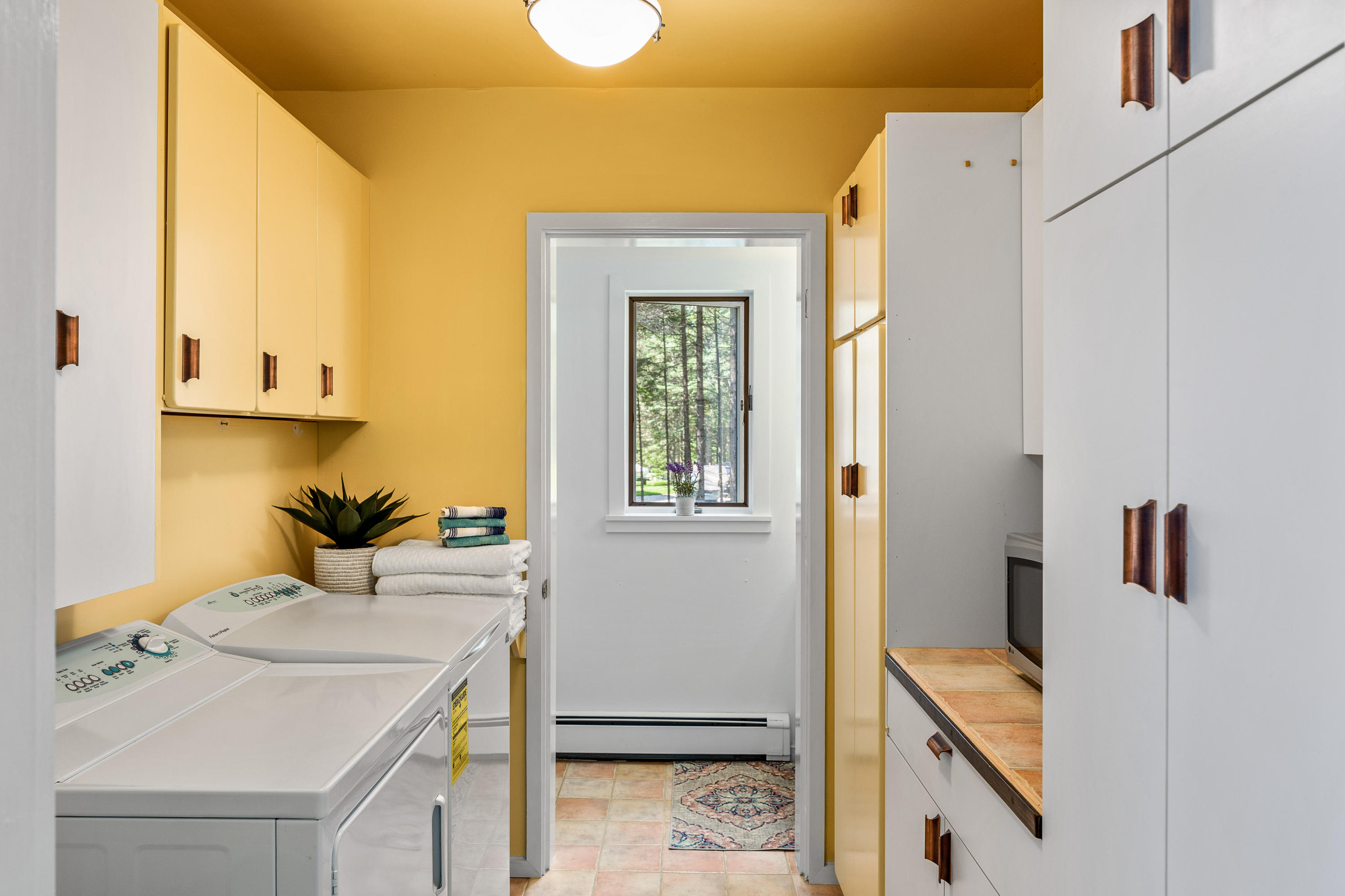 398 Wallston Road St. George, ME 04860 - Photo 54 of 68 1st Floor Laundry/half bath