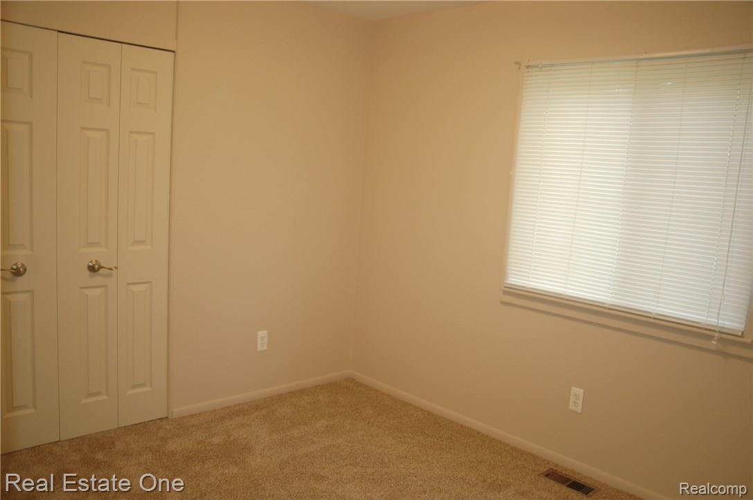 1886 Grace Avenue Rochester, MI 48309 - Photo 9 of 13 bedroom (2).JPG