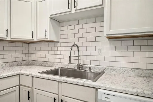 $170,000 | 4225 East 68th Street, Kansas City, MO 64132