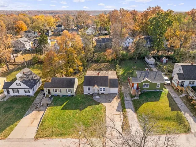 $170,000 | 4225 East 68th Street, Kansas City, MO 64132