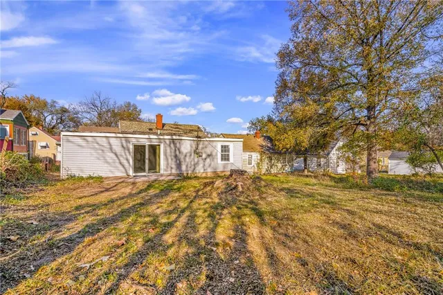 $170,000 | 4225 East 68th Street, Kansas City, MO 64132