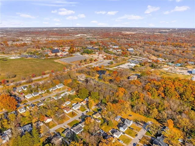 $170,000 | 4225 East 68th Street, Kansas City, MO 64132