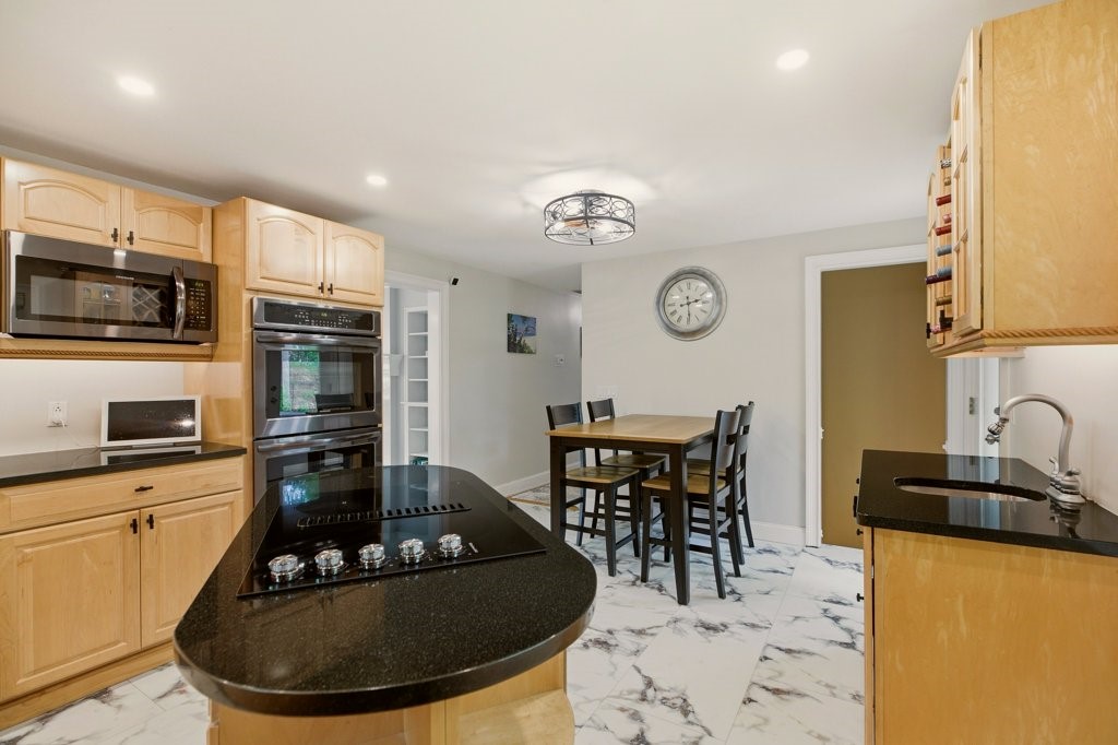 78 Grand View Road East Greenwich, RI 02818 - Photo 15 of 47