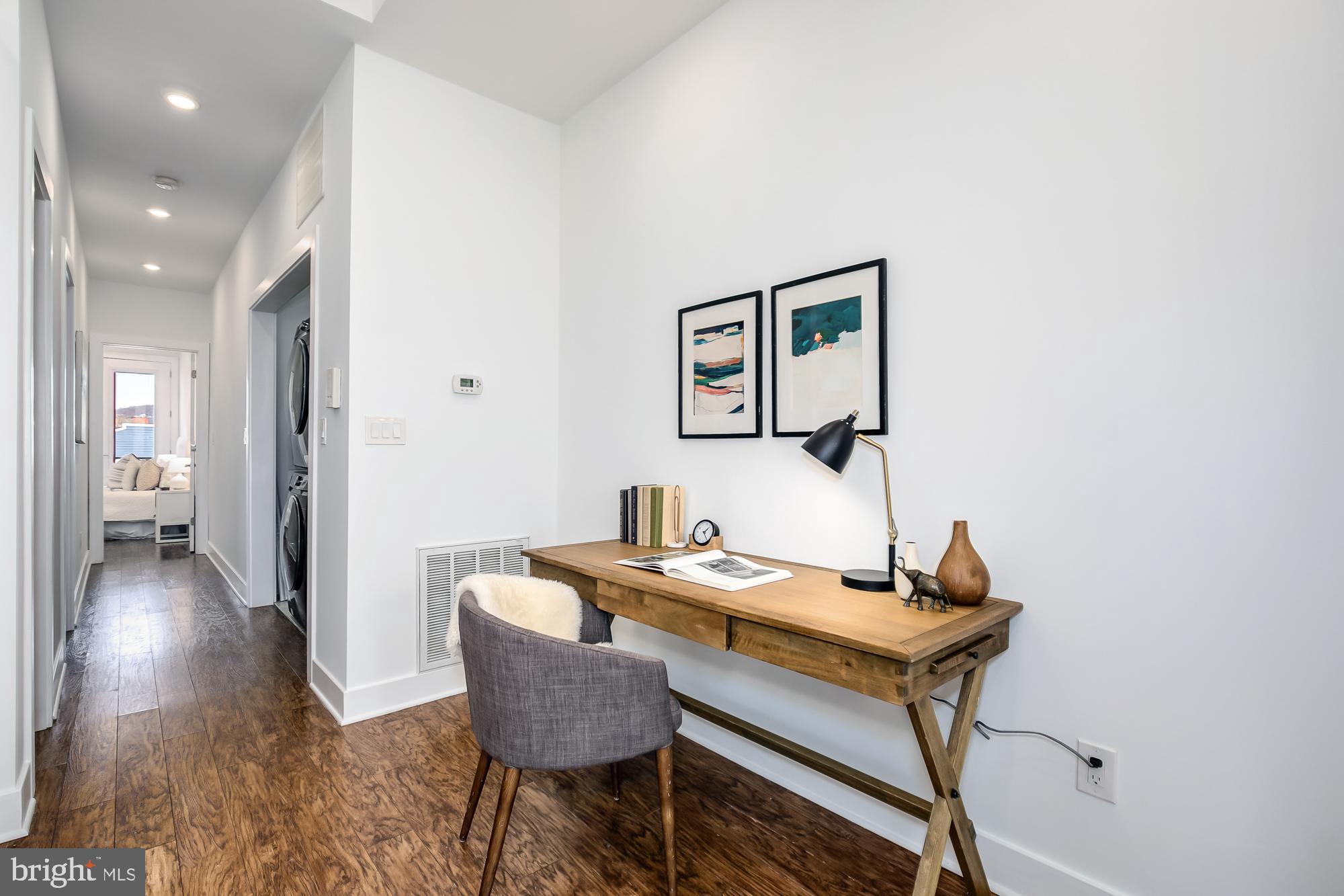 2000 D Street Northeast, Unit 5 Washington, DC 20002 - Photo 10 of 22 Office nook
