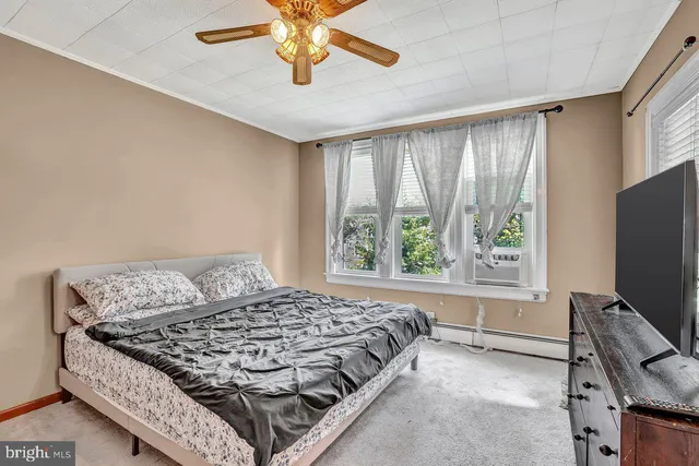 $2,975 | 51 North Evergreen Avenue, Woodbury, NJ 08096