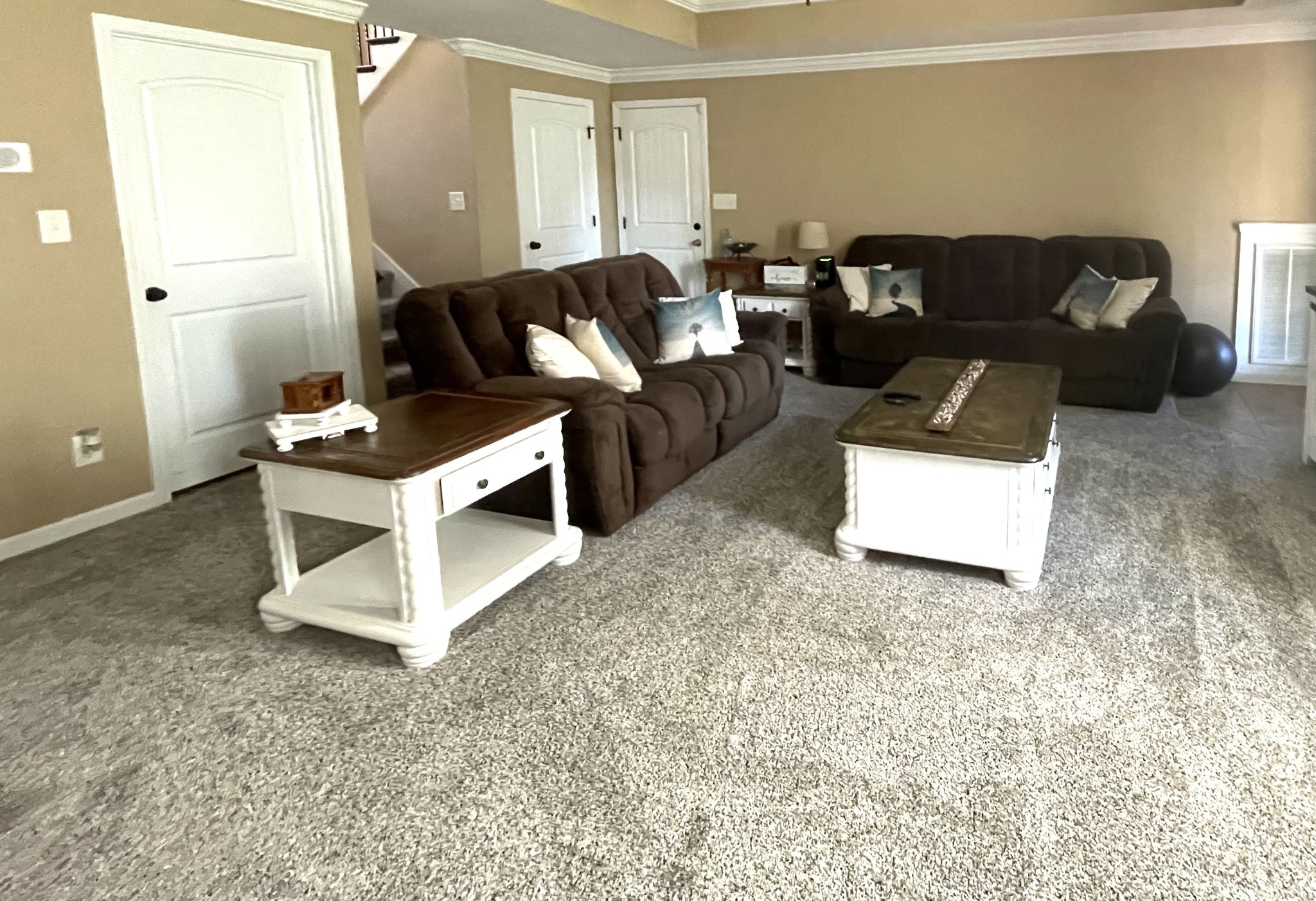 1458 Raven Road Clarksville, TN 37042 - Photo 24 of 33 a living room with furniture and a couch