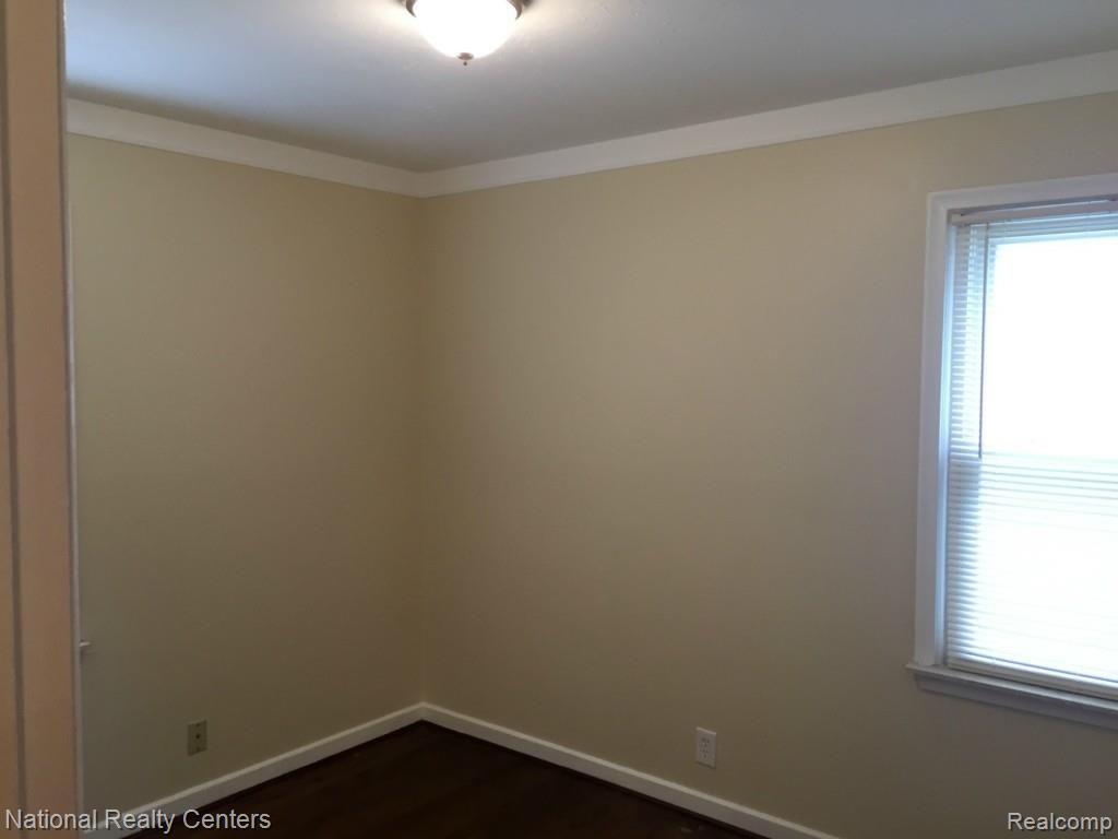 18732 Inkster Road Redford, MI 48240 - Photo 11 of 22 2015-05-19 10.52