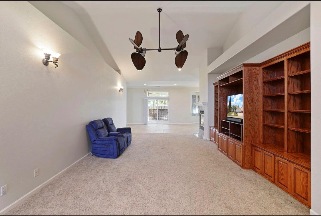 1864 Miriam Way Ripon, CA 95366 - Photo 4 of 43 Gallery Image 4