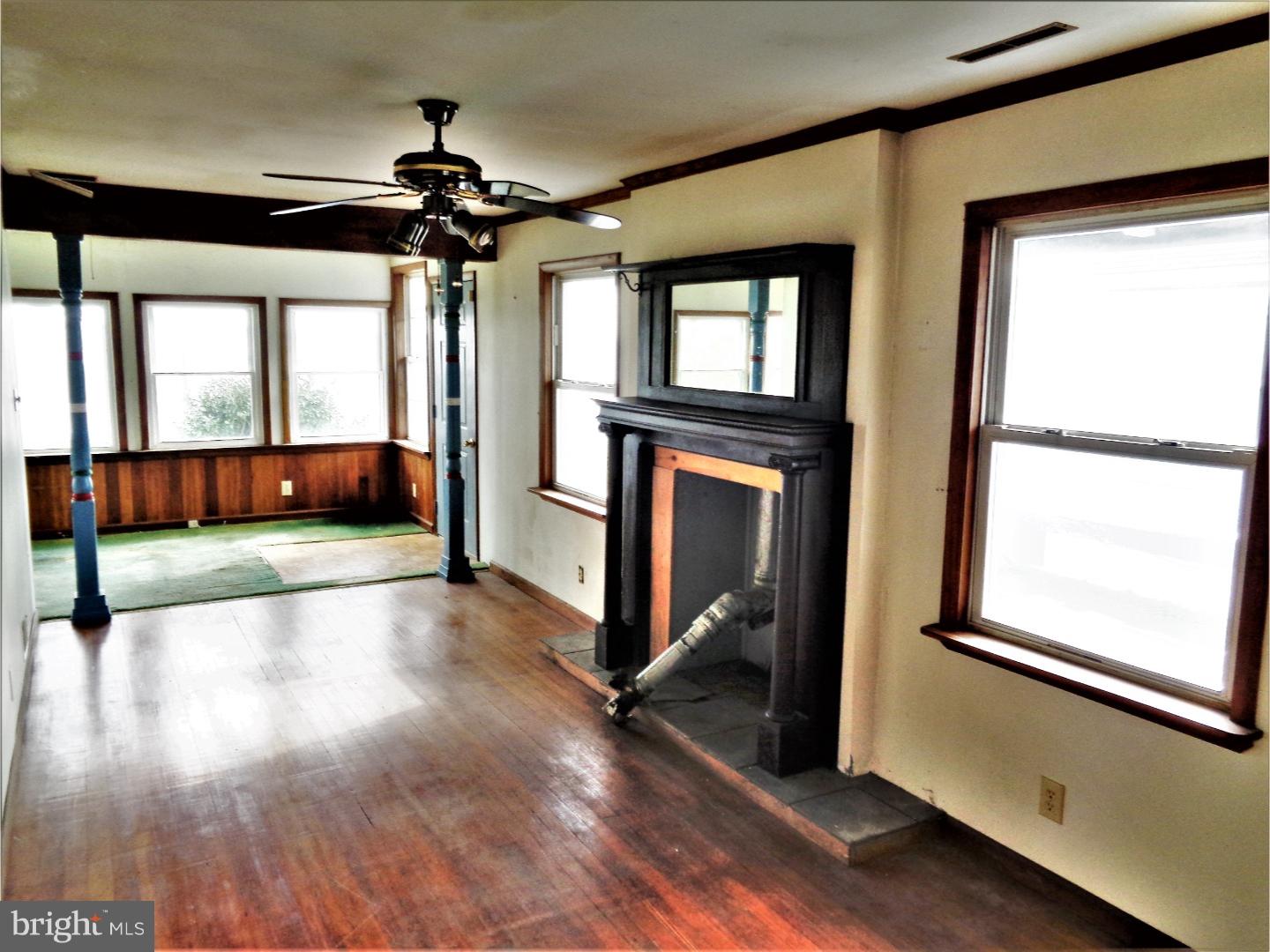 28 North New Road Middletown, DE 19709 - Photo 2 of 16 Living Room