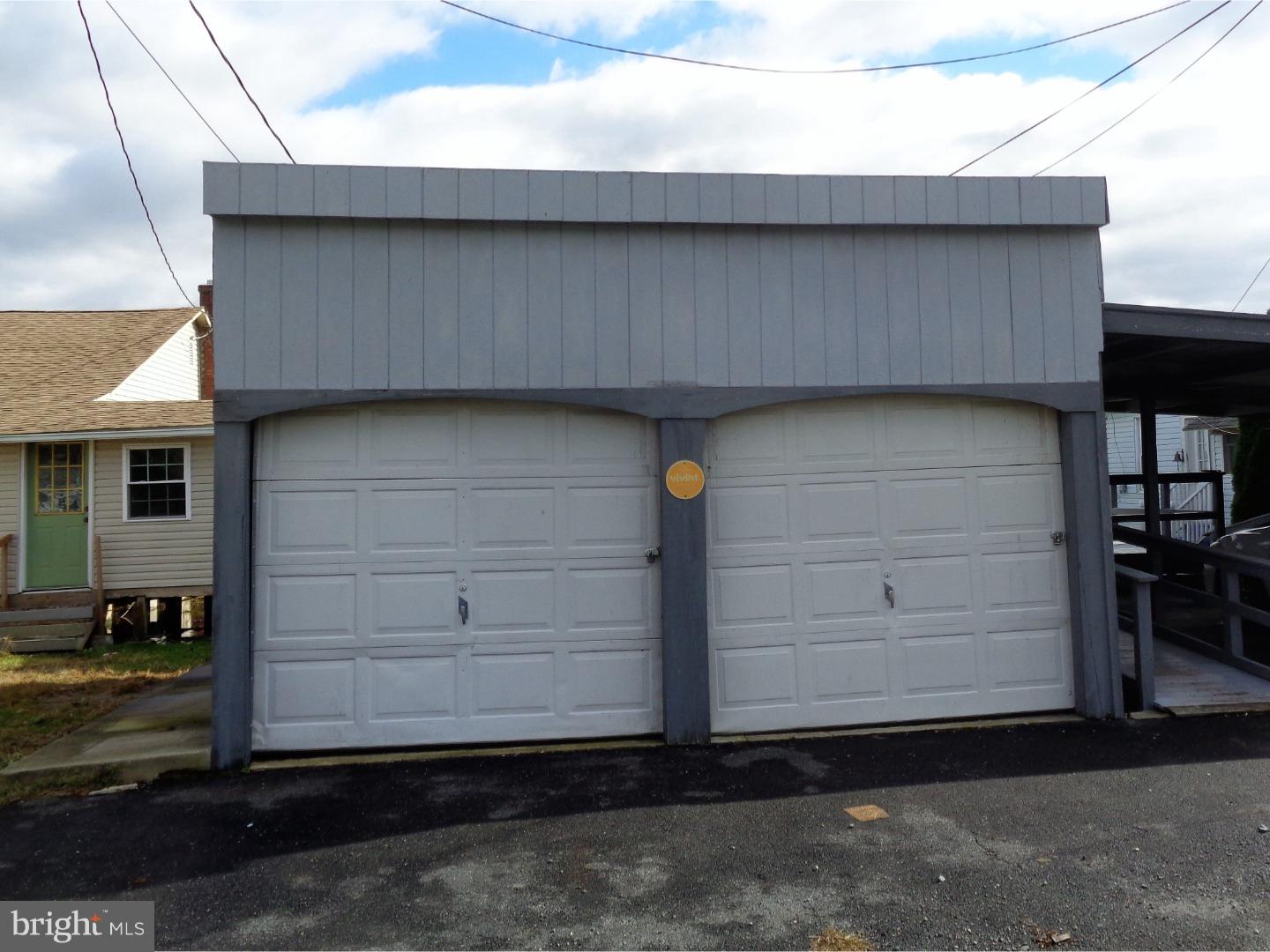 28 North New Road Middletown, DE 19709 - Photo 11 of 16 Garage
