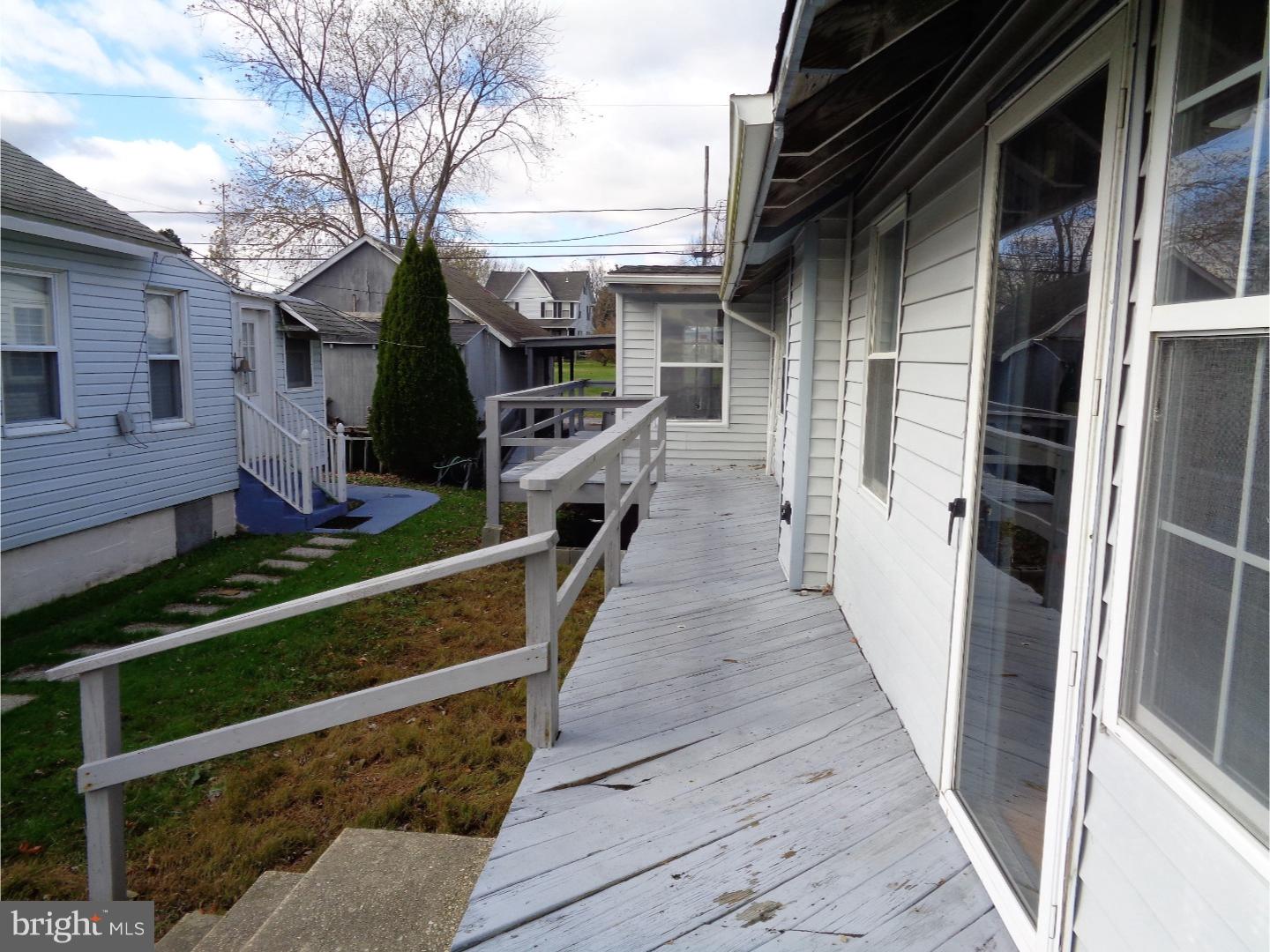 28 North New Road Middletown, DE 19709 - Photo 13 of 16 Deck