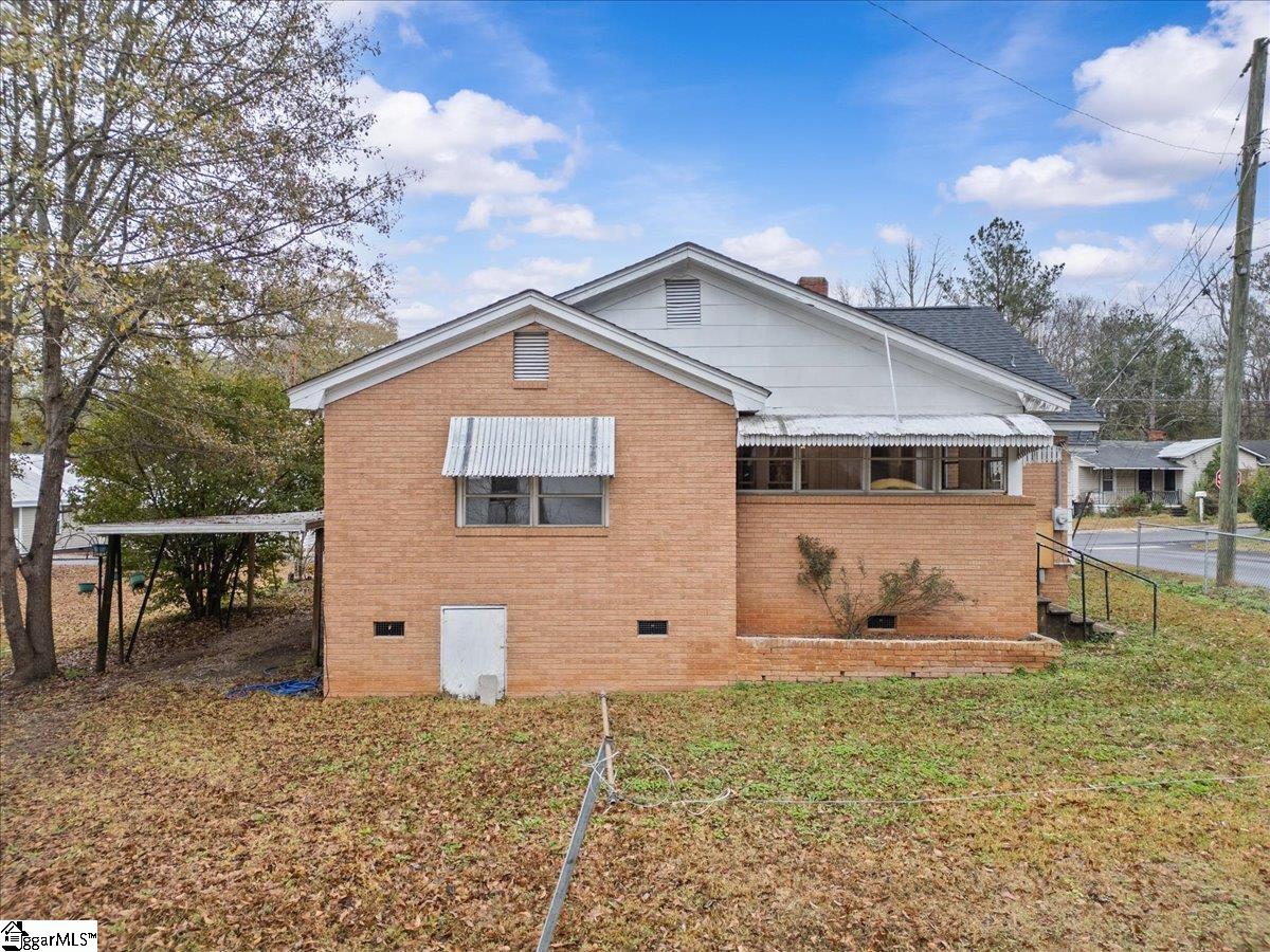 303 Drayton Street Newberry, SC 29108 - Photo 2 of 13