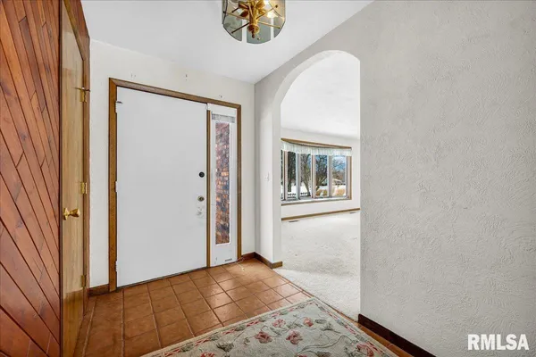 $340,000 | 229 Whispering Oaks Drive, Metamora, IL 61548