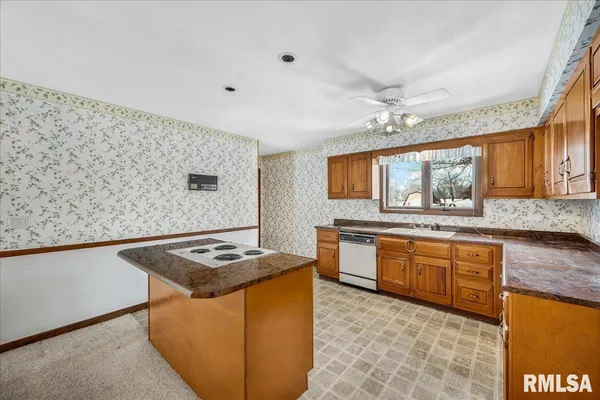 $340,000 | 229 Whispering Oaks Drive, Metamora, IL 61548