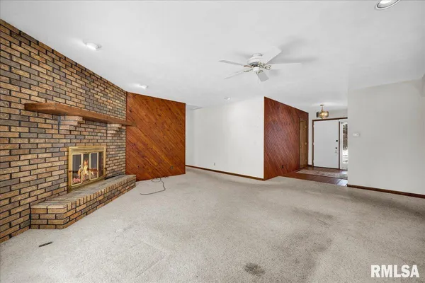 $340,000 | 229 Whispering Oaks Drive, Metamora, IL 61548