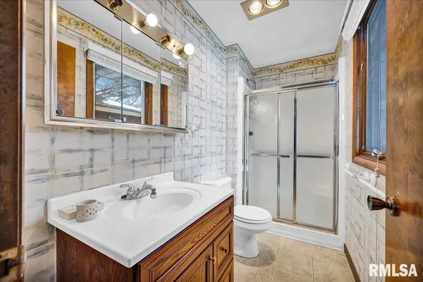 $340,000 | 229 Whispering Oaks Drive, Metamora, IL 61548