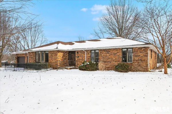$340,000 | 229 Whispering Oaks Drive, Metamora, IL 61548
